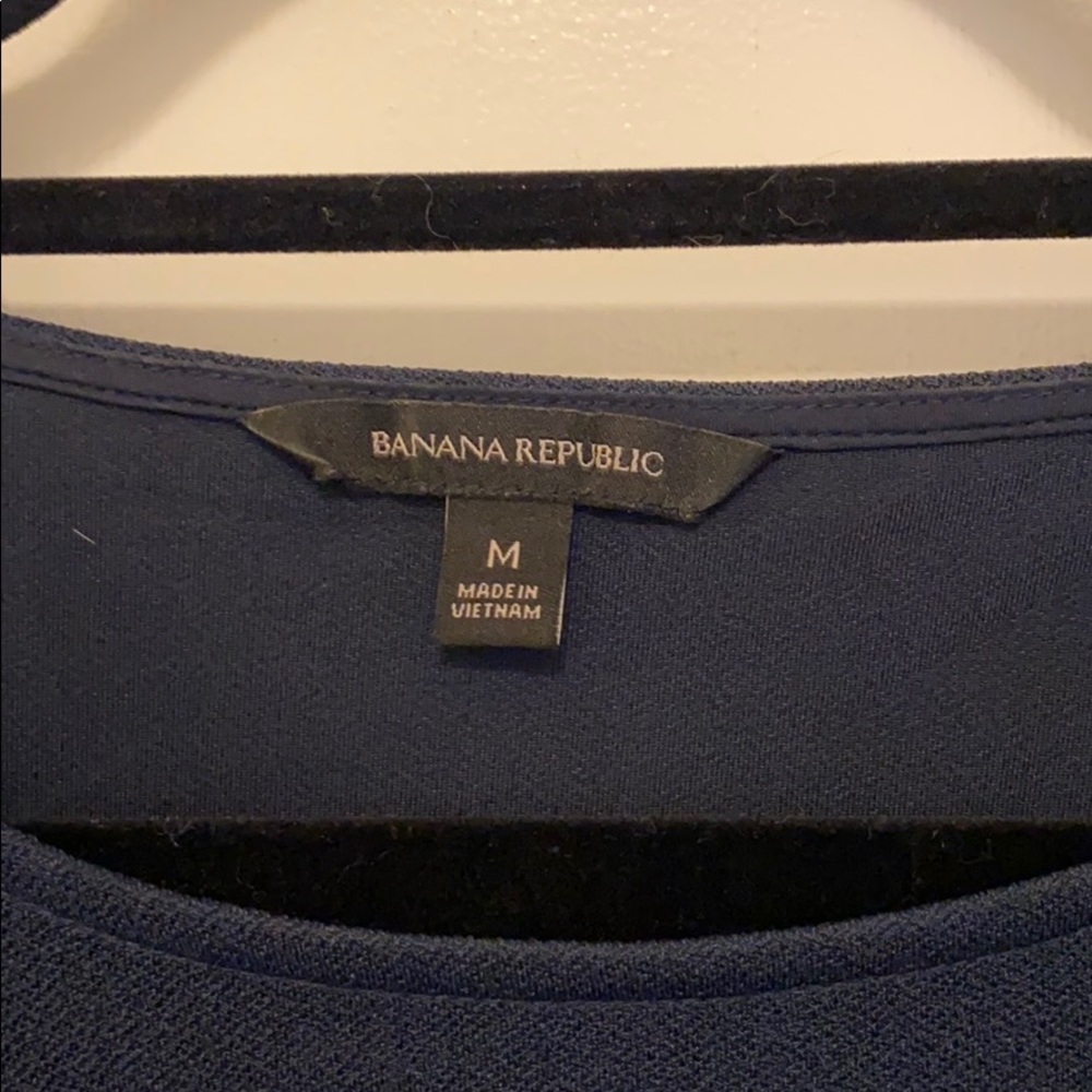Banana Republic navy top - Picture 5 of 5